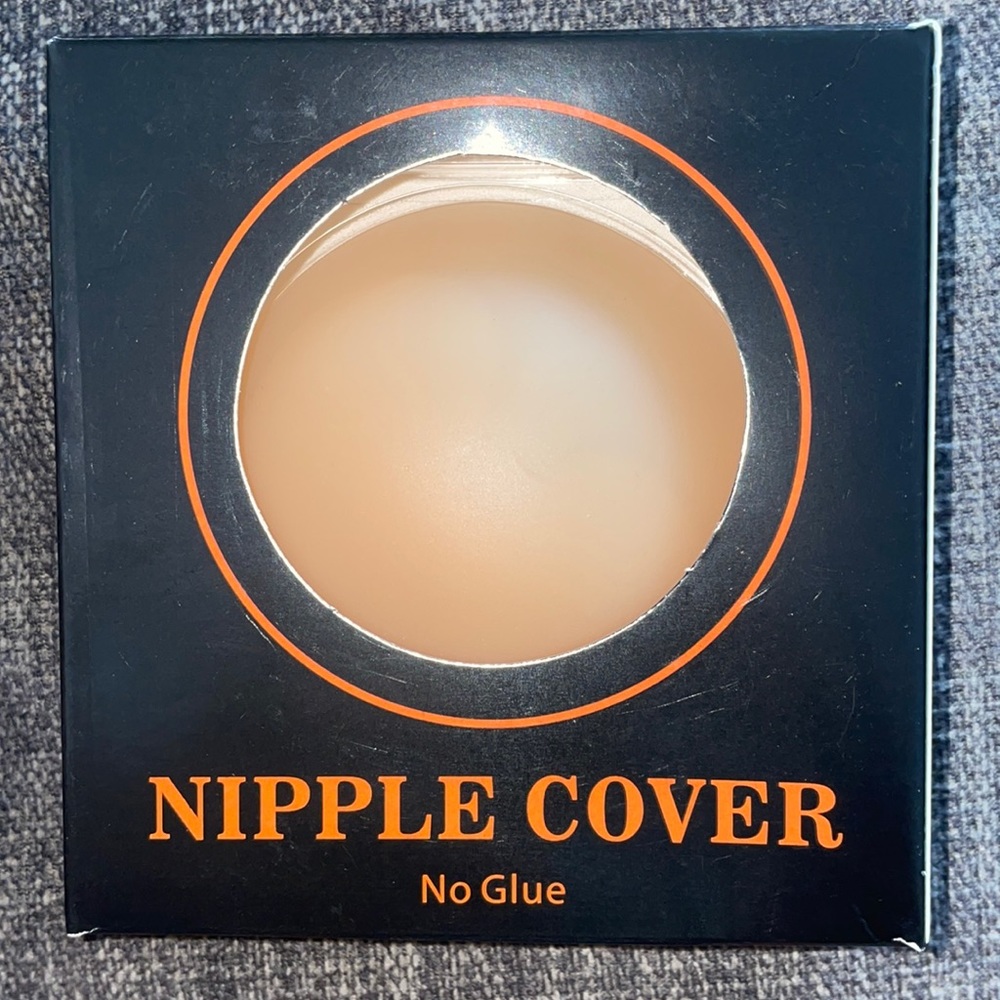 Light toned glue free reusable nipple cover